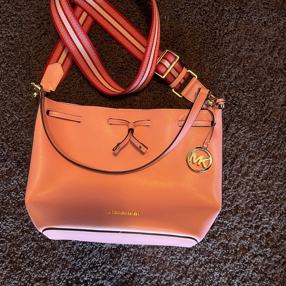 Micheal Kors pink hobo